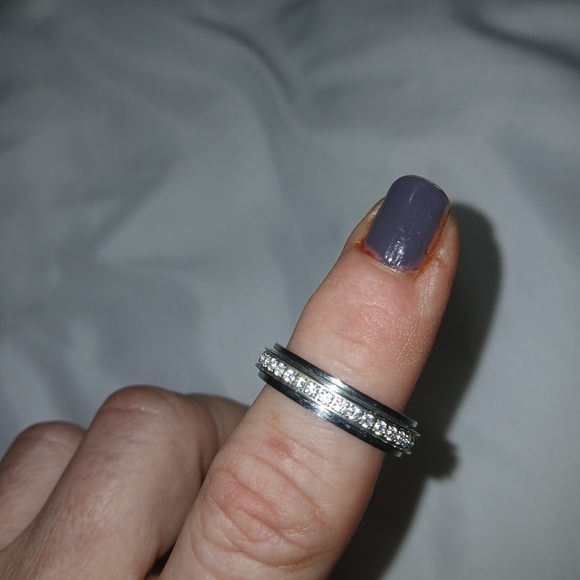 Silver Engraved Ring - Picture 3 of 4